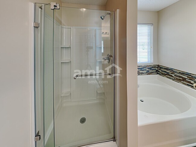 Building Photo - 5323 Kim St SW