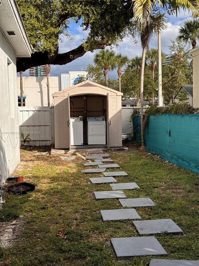 Building Photo - 570 NE 69th St