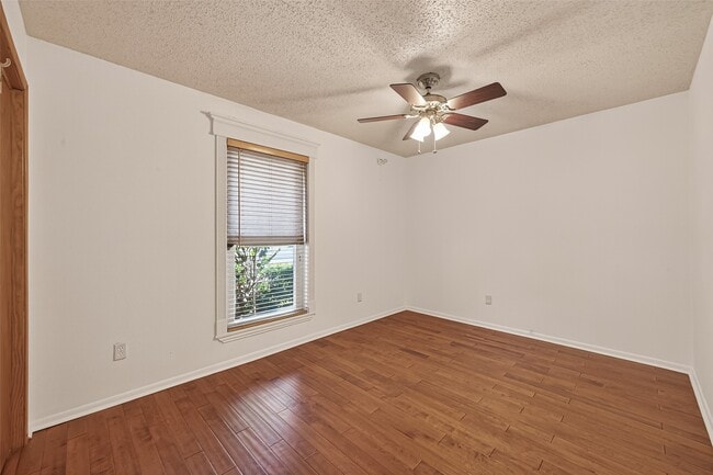 Building Photo - 2510 Old Fort Rd