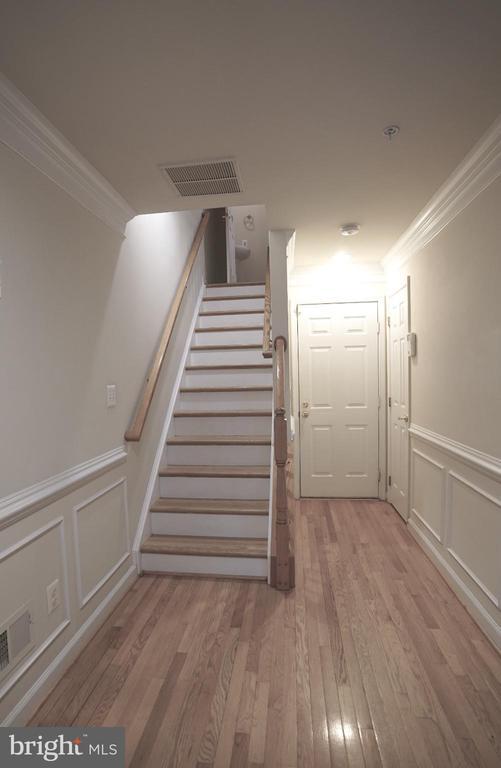 Building Photo - 1609 Leeds Castle Dr