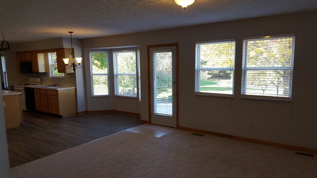 Building Photo - 6946 Seafield Ct