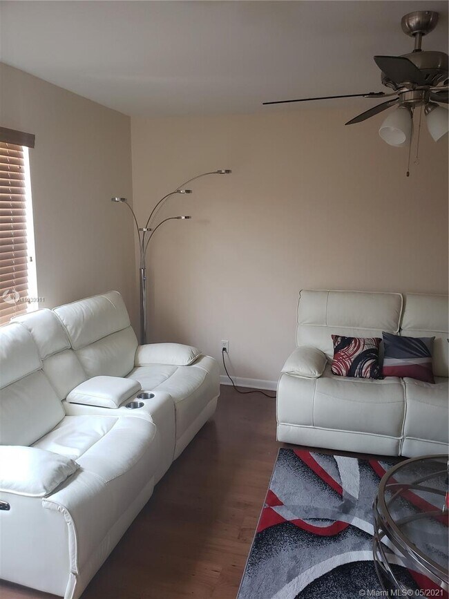 Building Photo - 15320 SW 106th Terrace