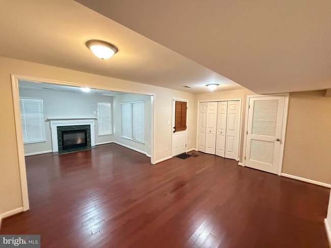 Building Photo - 2539 Banshire Dr