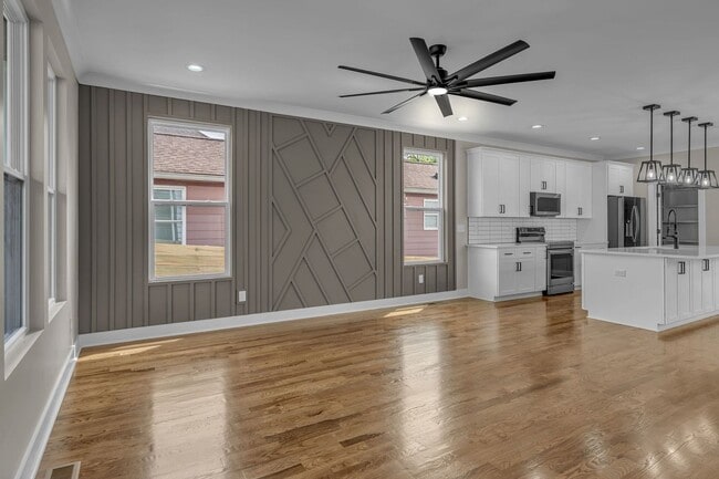 Building Photo - 145 Fain St