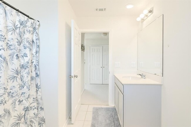 Building Photo - 242 Zuma Dr