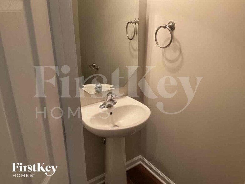 Building Photo - 11440 Callahan Mill Dr