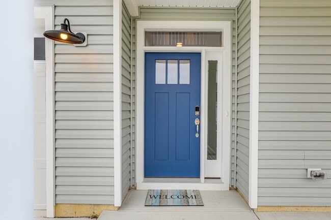 Building Photo - 23525 E Gate Dr