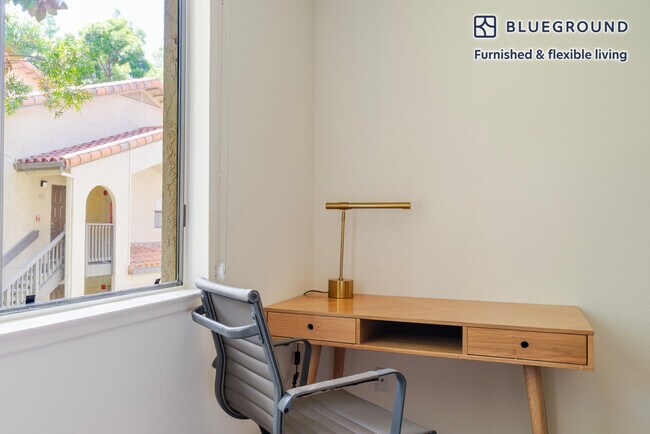 Building Photo - 1600 Villa St