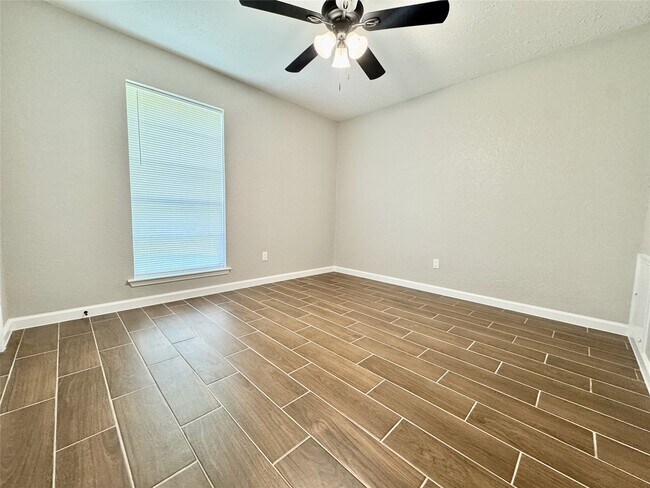 Building Photo - 15218 Falcon Ridge Dr