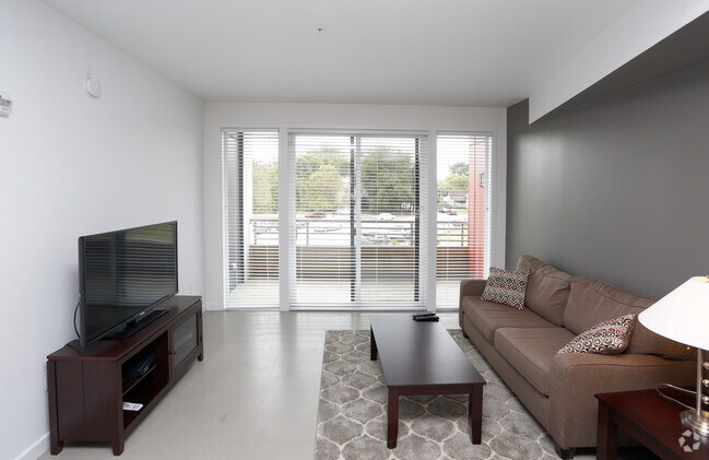 The Hinge Indianapolis In Apartment Finder Living Room