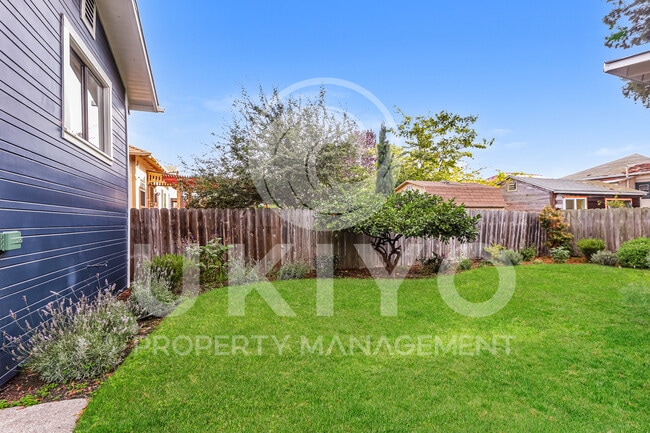 Building Photo - 891 57th St