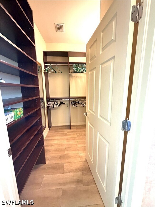 Building Photo - 8736 Querce Ct