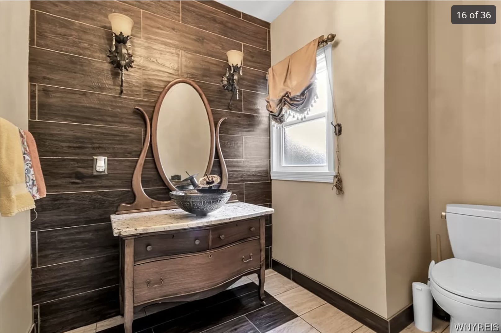 Downstairs Half Bathroom - 61 Park St