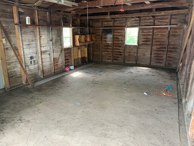 Building Photo - 2538 Indiana St SW