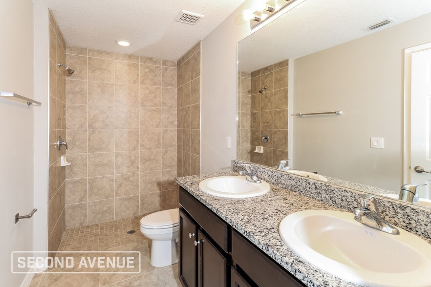 Building Photo - 594 Topeka Rd SW