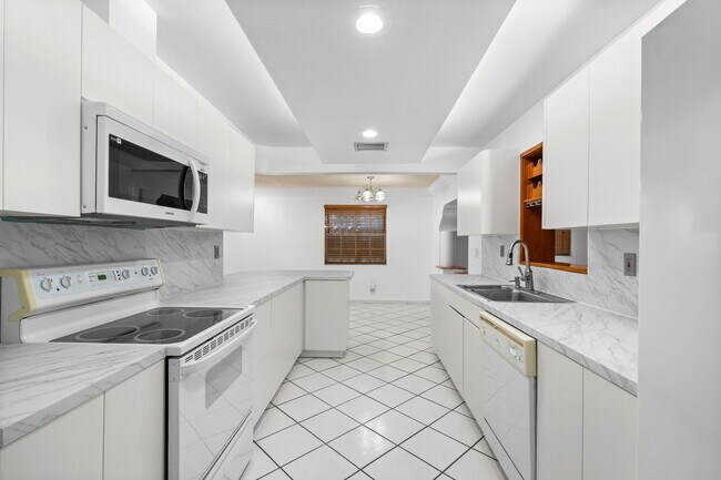 Building Photo - 11620 SW 179th Terrace