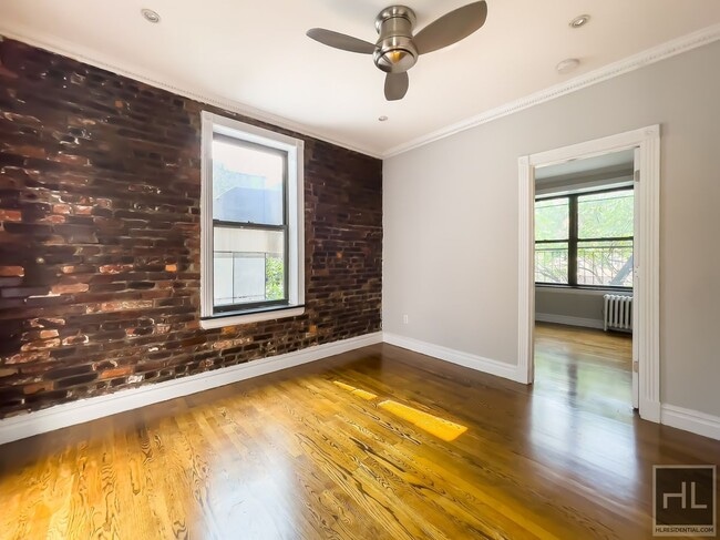 Building Photo - 432 E 13th St