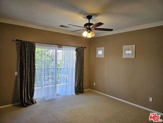 Building Photo - 27960 Trillium Ln
