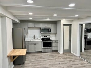 Building Photo - 5804 Circulo Dr