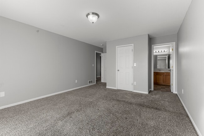 Building Photo - 13165 Turnberry