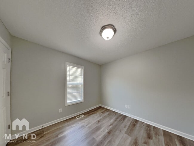 Building Photo - 1248 Grovewood Dr