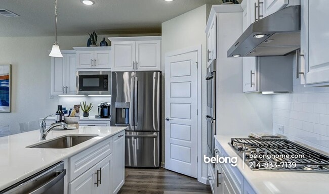 Building Photo - 422 Hazeltine Rd