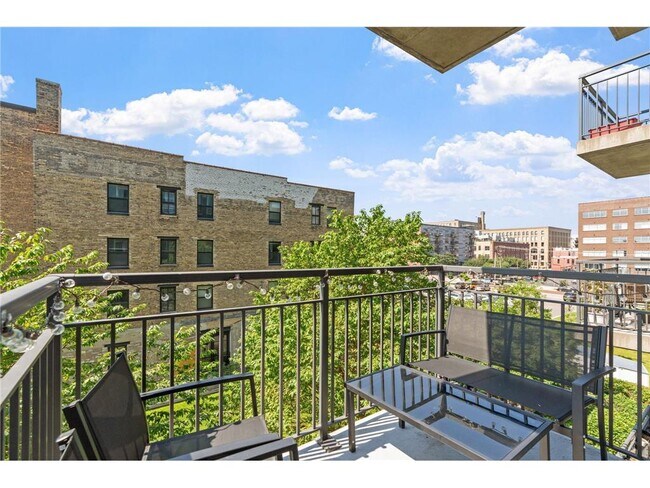 Building Photo - 730 N 4th St