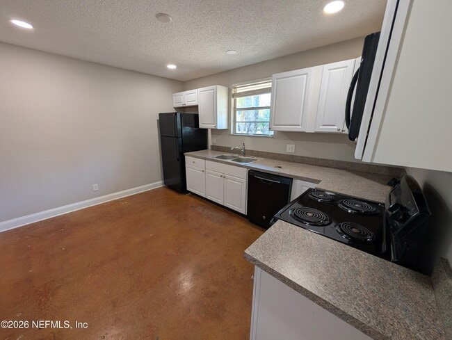 Building Photo - 2063 N Laura St