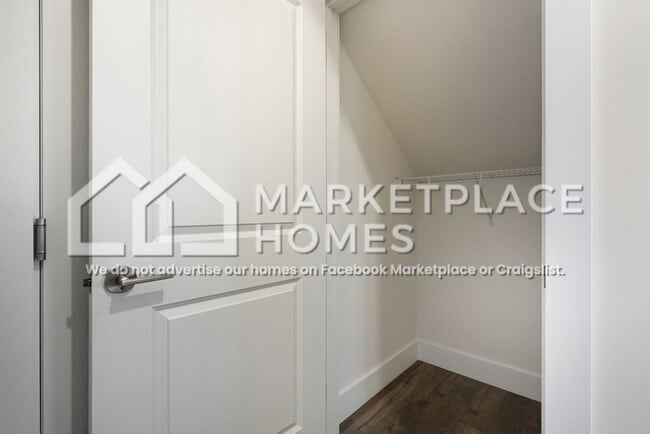 Building Photo - 8203 Watercolour Ln