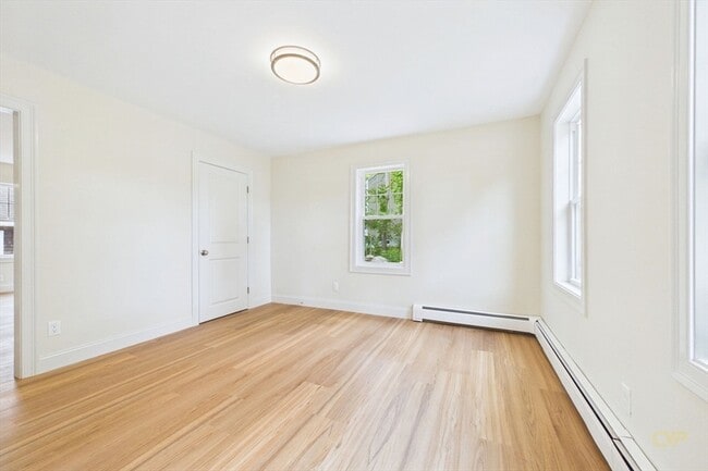 Building Photo - 267 Bakerville Rd