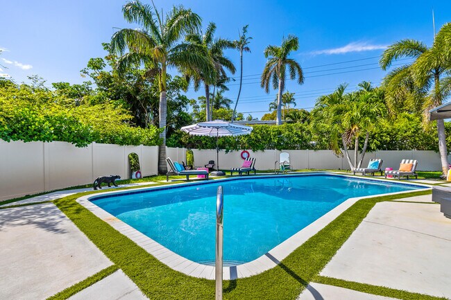 Building Photo - 1627 Seabreeze Blvd