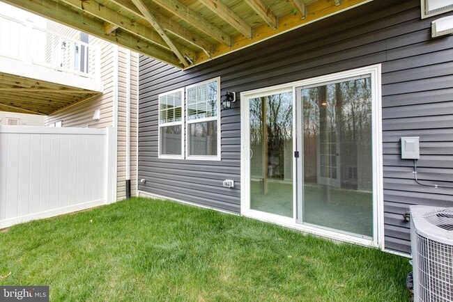 Building Photo - 3117 Laurel Hl Rd