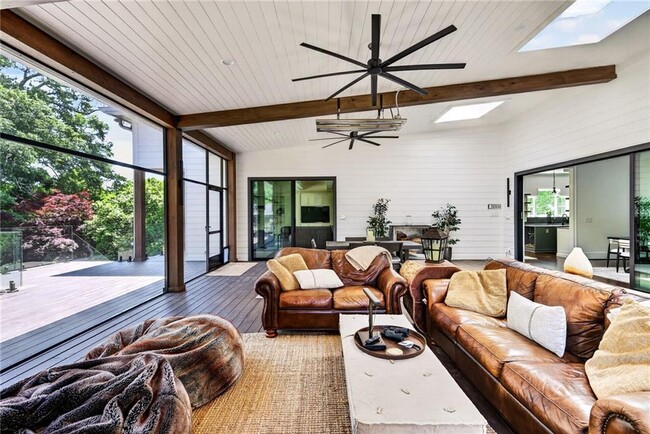 Building Photo - 3669 Cochise Dr SE