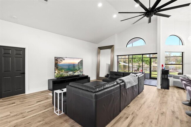 Building Photo - 15912 Willowdale Rd