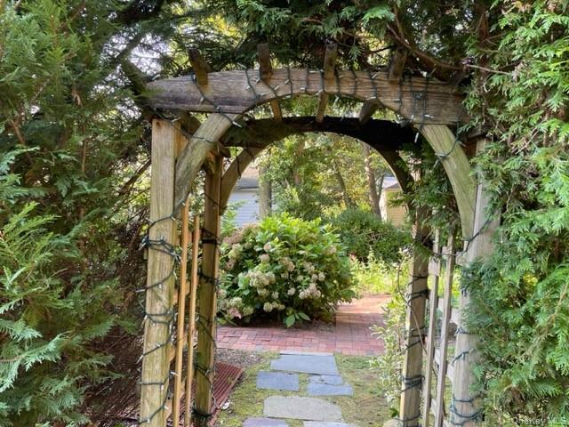 Building Photo - 95 E Broadway