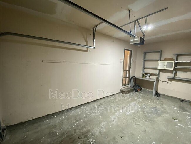 Building Photo - 10518 Bent Tree Drive