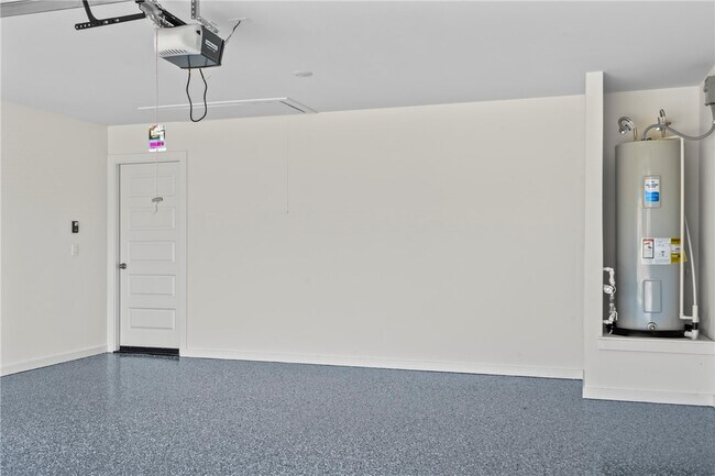 Building Photo - 813 Heeler Ave