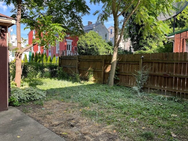 Building Photo - 2021 Scott St