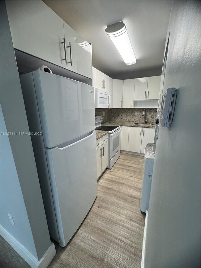 Building Photo - 15250 SW 80th St