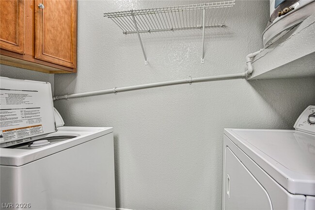 Building Photo - 3135 S Mojave Rd