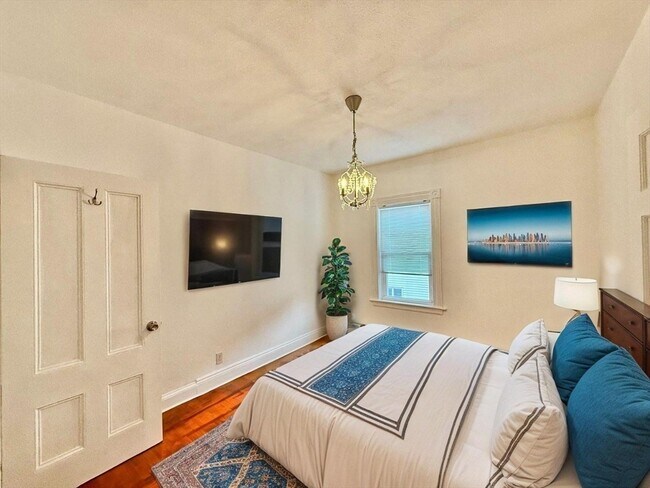 Building Photo - 186 Arlington St