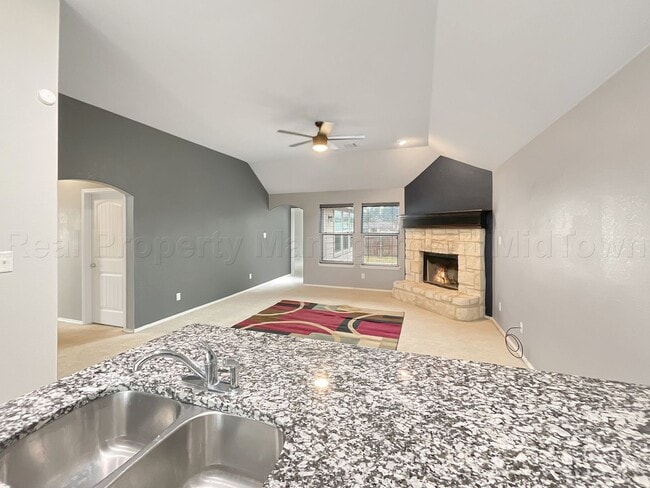 Building Photo - 2053 Leonard Ranch Rd