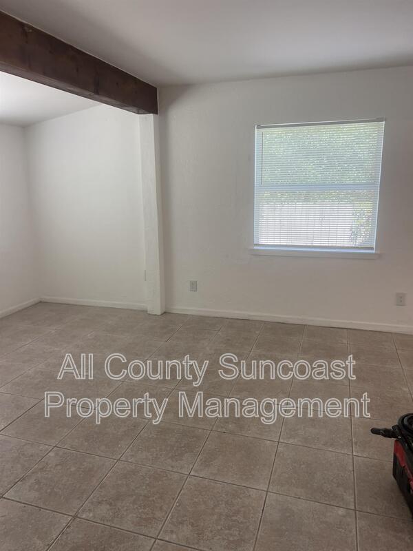 Building Photo - 4814 10th Ave N