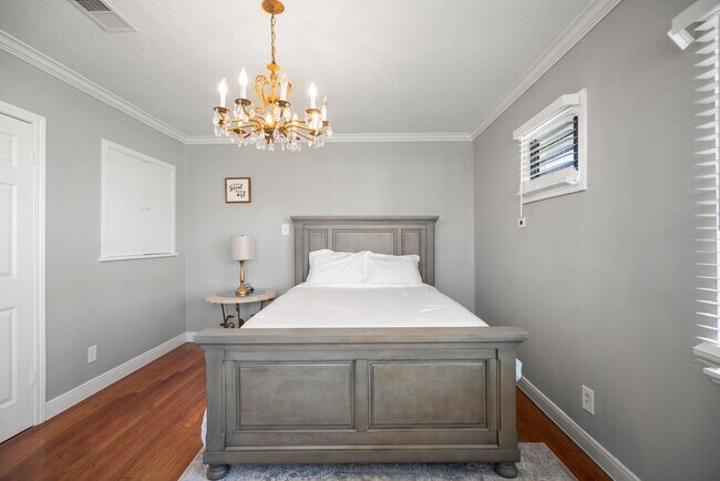 Building Photo - 3608 Wheeler Ave