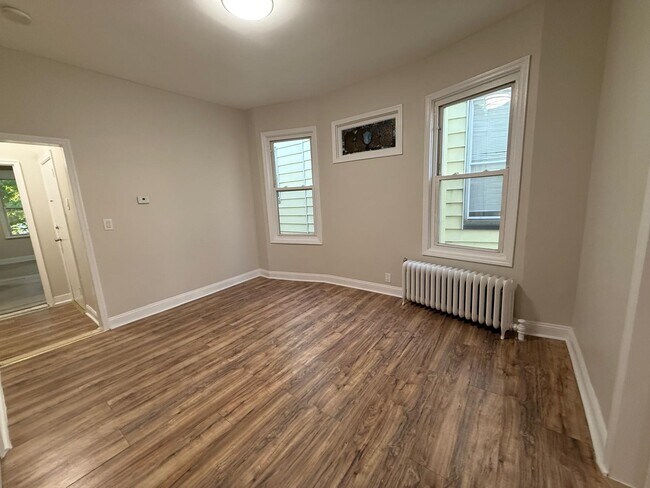 Building Photo - 221 Wilkinson Ave