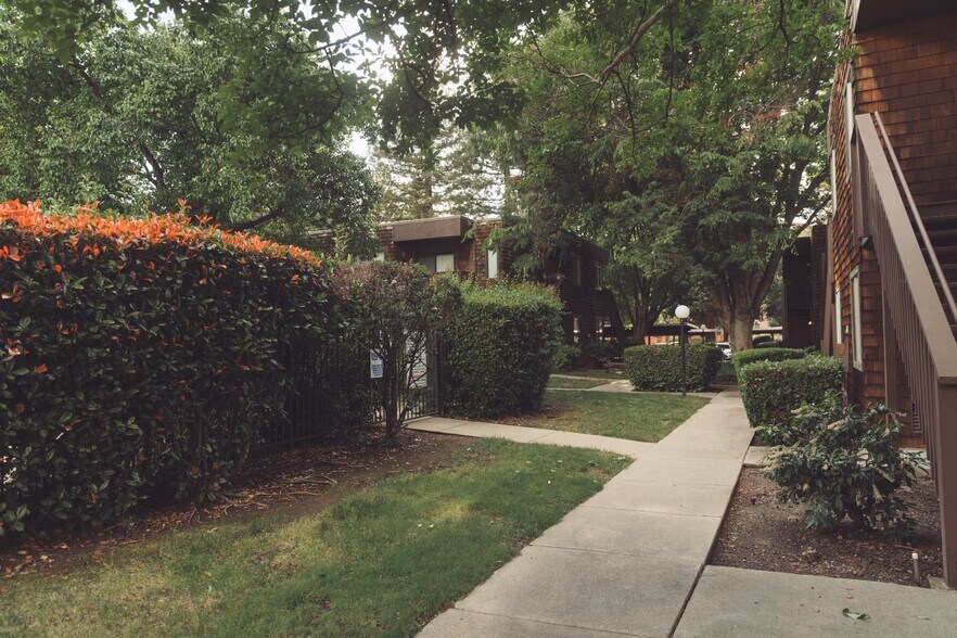 Building Photo - 1173 Honey Trl