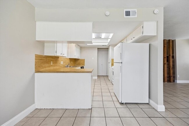 Building Photo - 8329 Fathom Cir