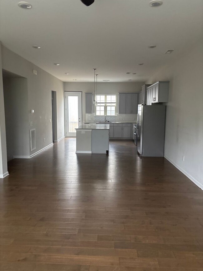 Building Photo - COMING SOON: T.R. Lawing Realty Property