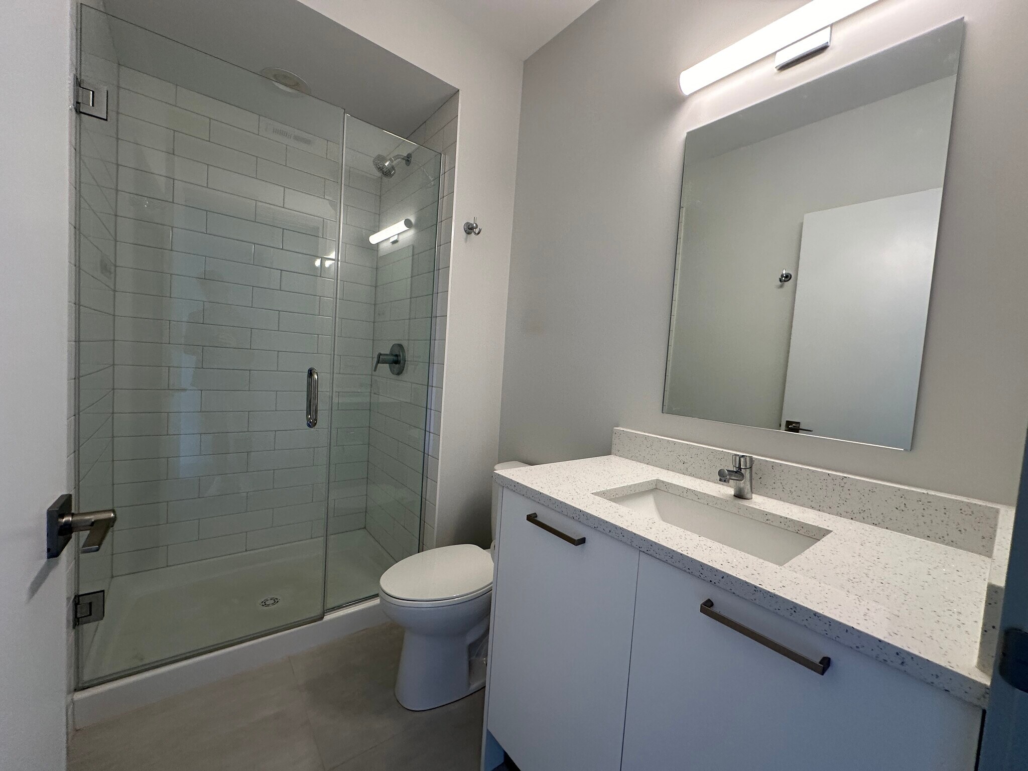 Building Photo - 6355 N Glenwood Ave