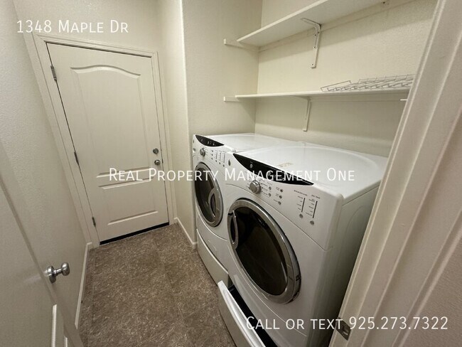 Building Photo - 1348 Maple Dr